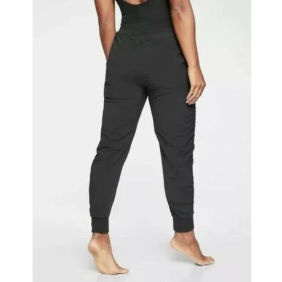 Athleta Attitude Pants Black Joggers Athleisure Loungewear 384001 Size 2 - Picture 2 of 8
